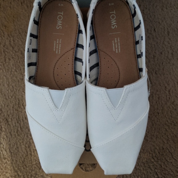 Toms white canvas shoes - Picture 2 of 4